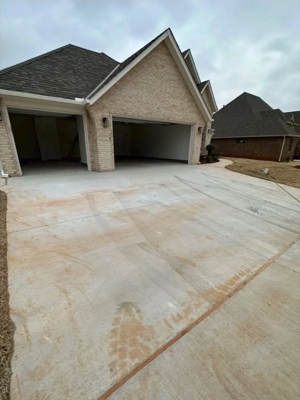 New build exterior cleanup